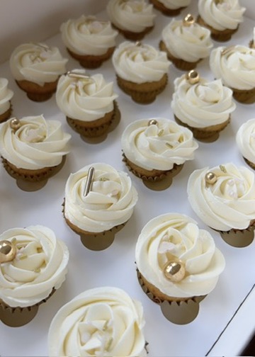 vanilla cupcakes